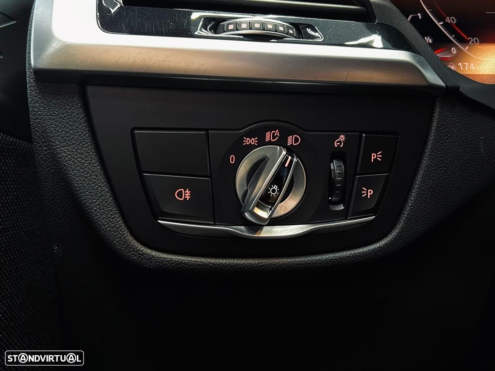 BMW X3 18 d sDrive Auto - 32