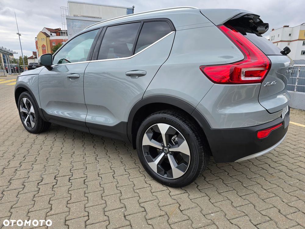 Volvo XC 40 T5 AWD Momentum - 8