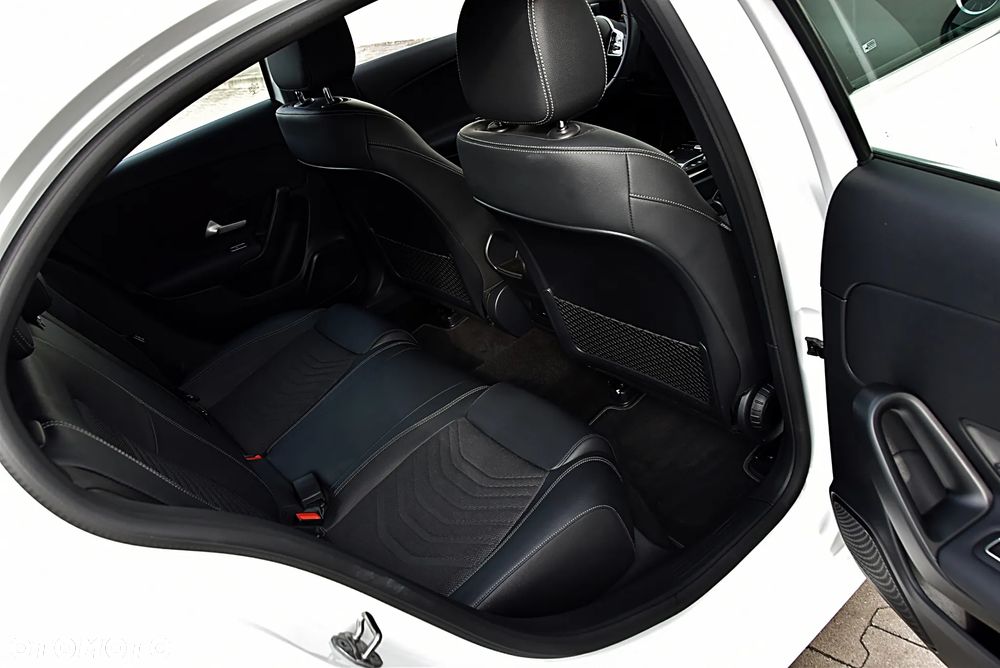 Mercedes-Benz Klasa A 200 7G-DCT - 24