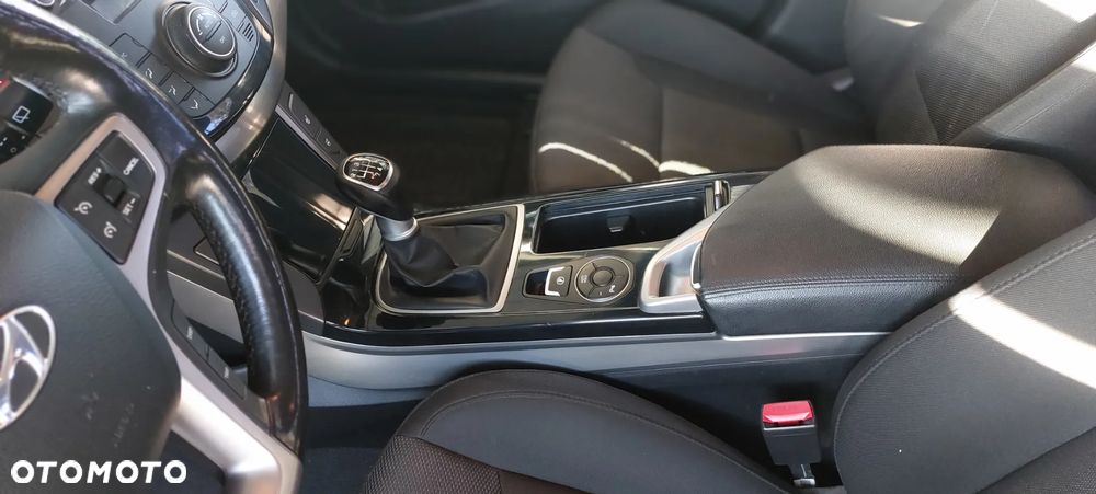 Hyundai i40 Kombi blue 1.6 Space - 13