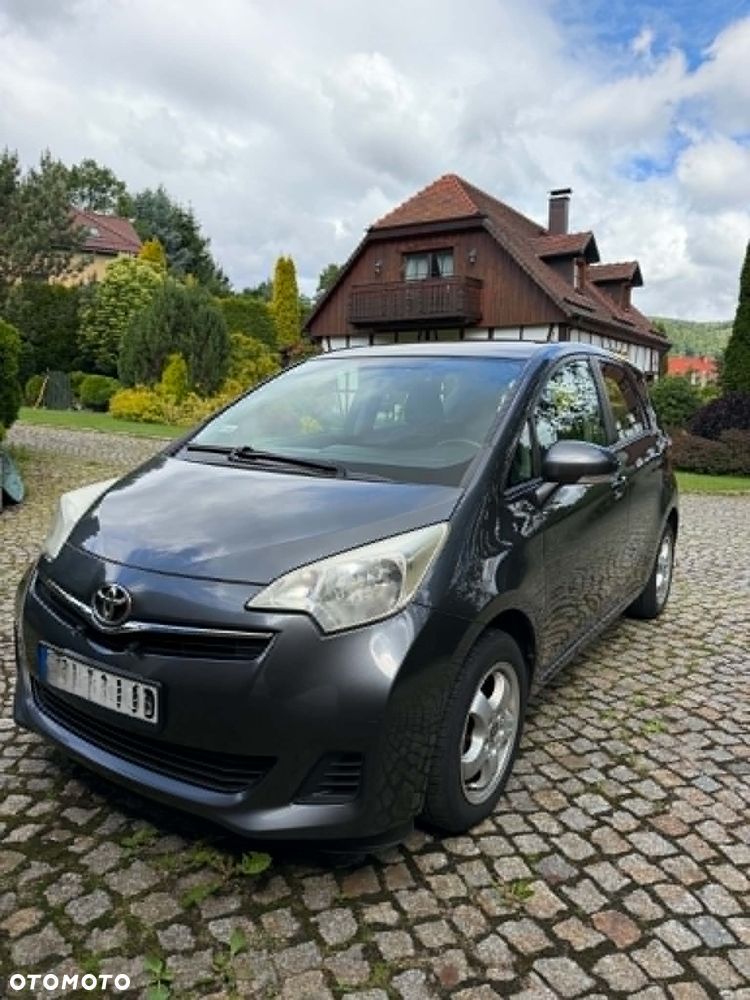 Toyota Verso S - 2