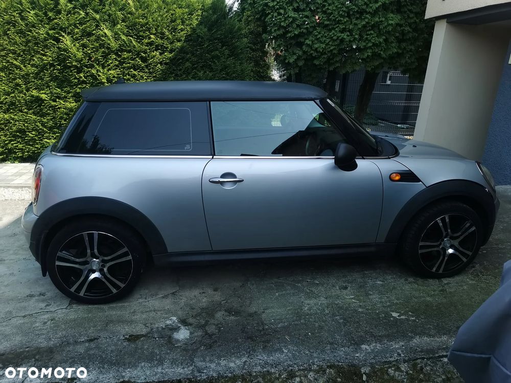 MINI Cooper Standard - 2