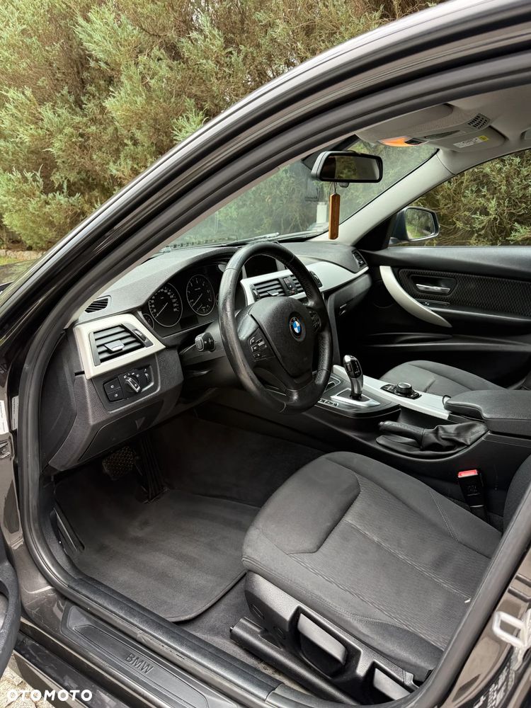 BMW Seria 3 316d M Sport - 16