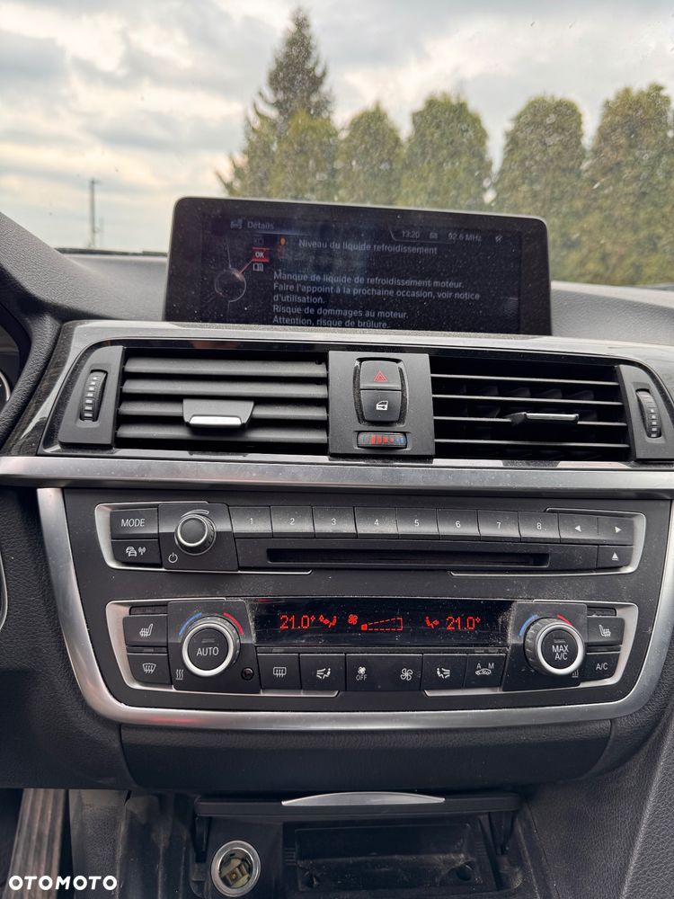 BMW Seria 3 330d xDrive Sport-Aut Luxury Line - 17