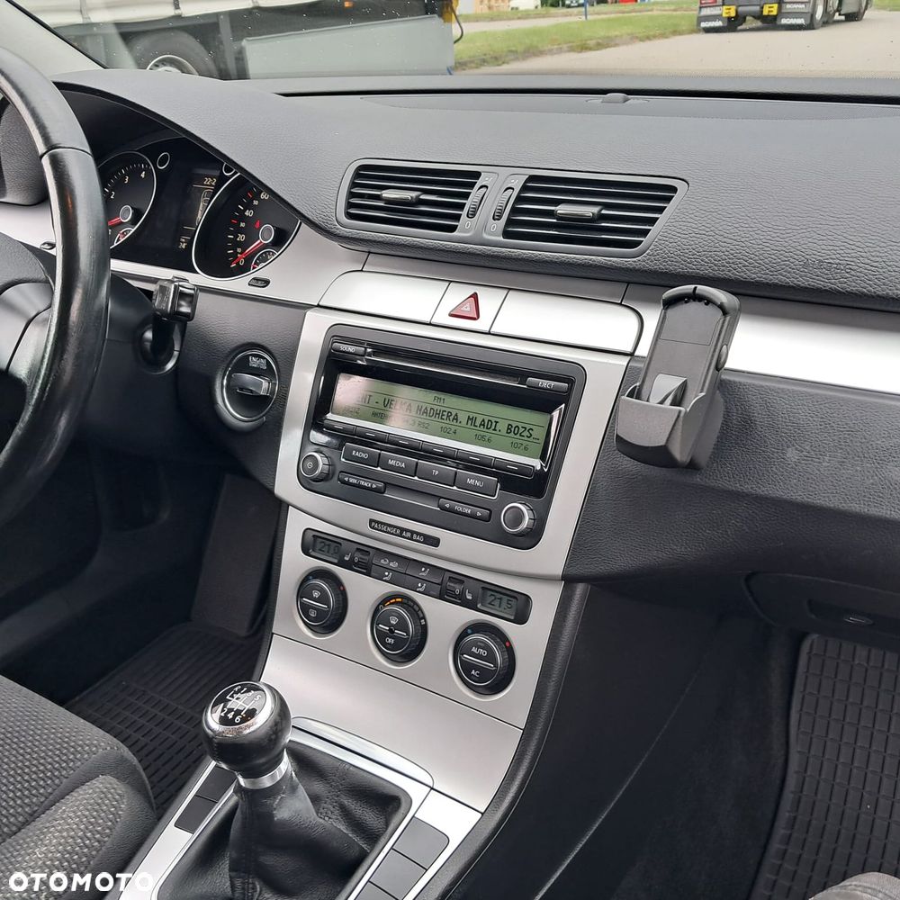 Volkswagen Passat - 14
