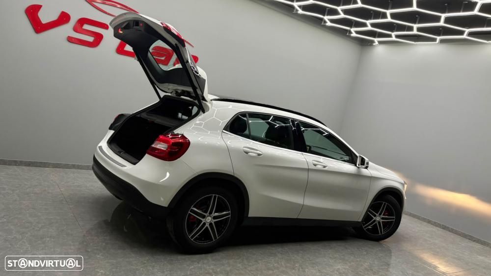 Mercedes-Benz GLA 180 (CDI) d 7G-DCT Urban - 37