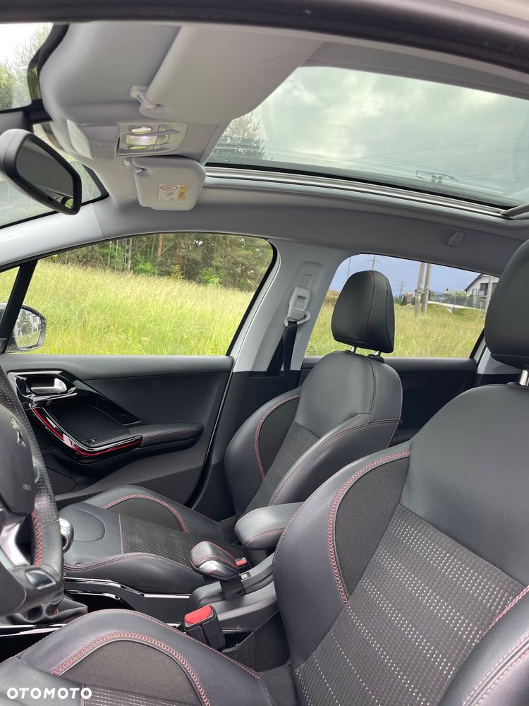 Peugeot 2008 1.2 PureTech GT Line S&S - 14