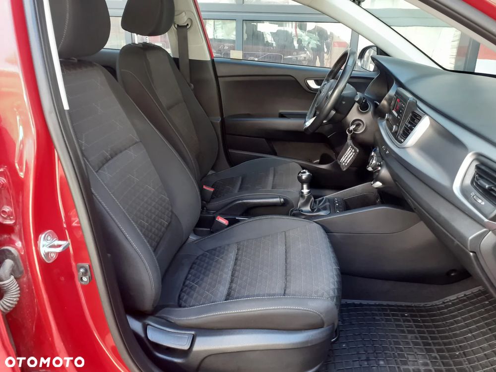 Kia Rio - 16