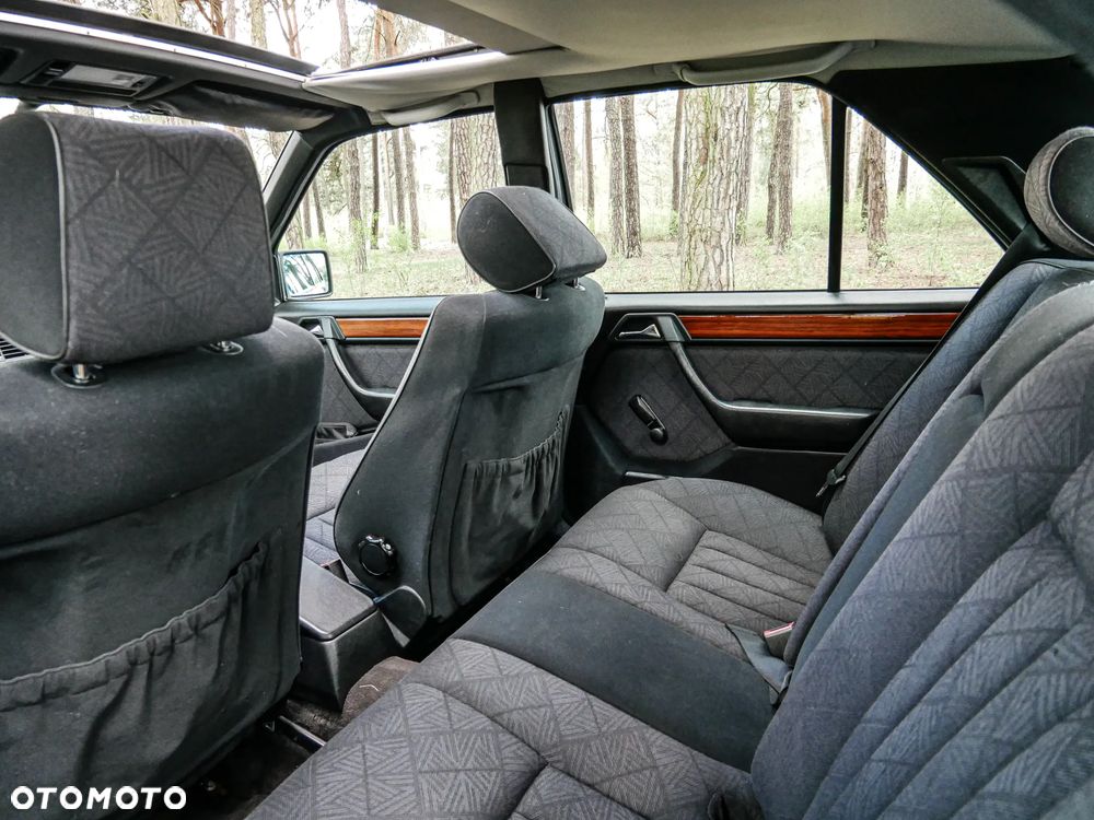 Mercedes-Benz W124 (1984-1993) - 34