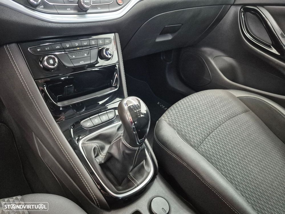Opel Astra Sports Tourer - 13