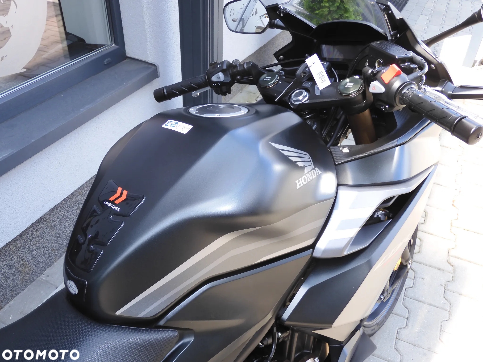 Honda CBR - 12
