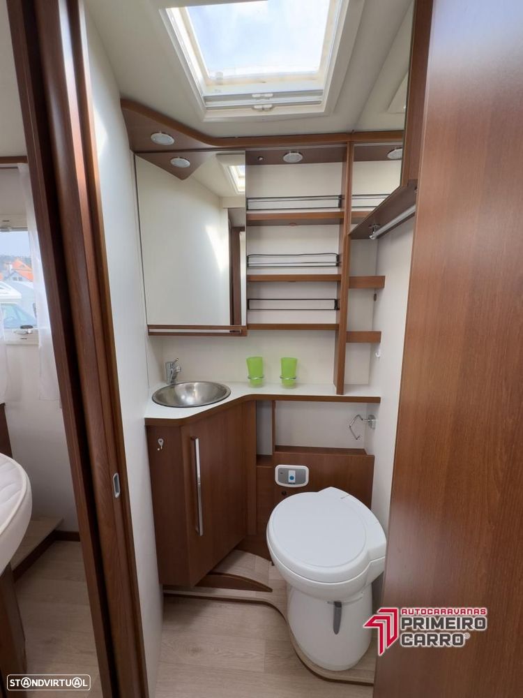 Rapido Serie 6F 696 FF Premium c.central e basculante - 32