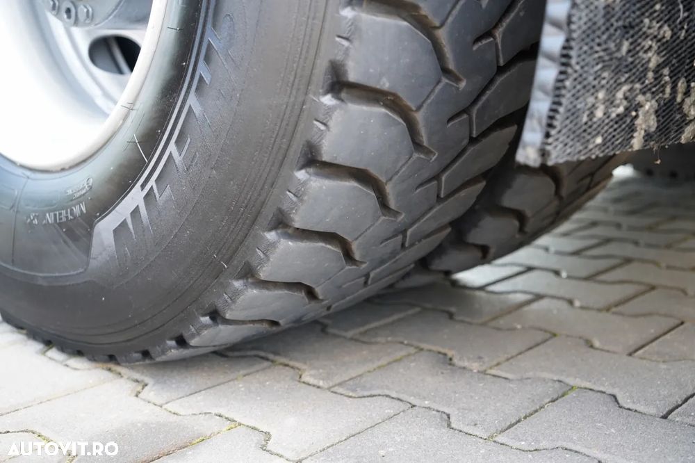 Mercedes-Benz ACTROS 2636 / 6x4 / CAROSERIE DE LIVRARE 7 M + HIAB HDS - EXTENSIE 12,6 M / PODEA REZISTENTĂ / RADIOCOMANDĂ / ROTATOARE / IMPORTAT - 26