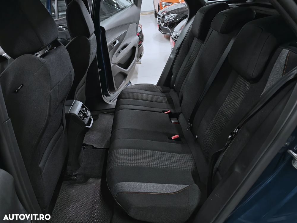 Peugeot 3008 1.2 PureTech S&S EAT8 Allure - 29