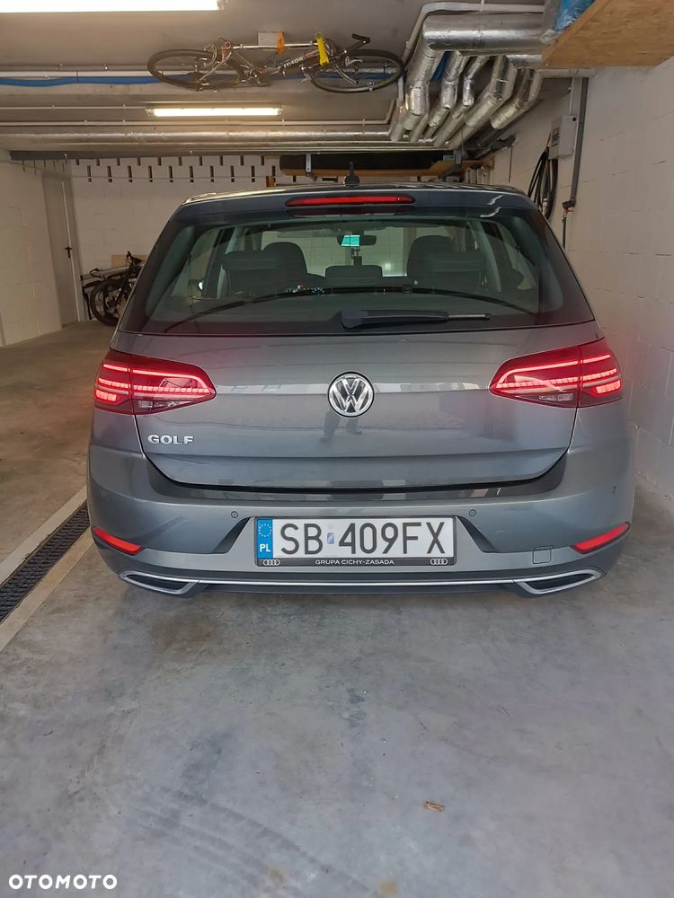 Volkswagen Golf - 6