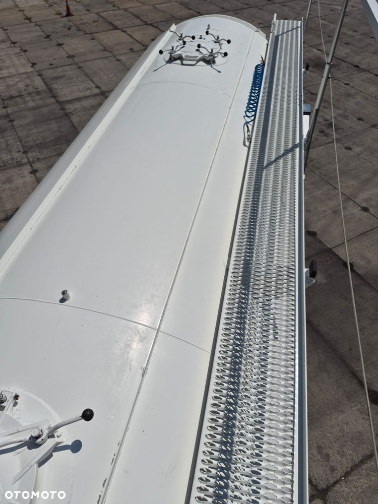 Spitzer 37m3 pierwszy właściciel, bezwypadkowa, stan bardzo dobry - 16