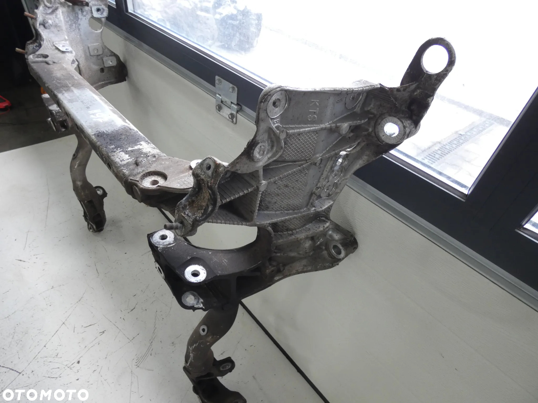 AUDI A5 2.0 TDI WÓZEK BELKA SILNIKA SANKI PRZÓD 8T0399315H H97 - 4