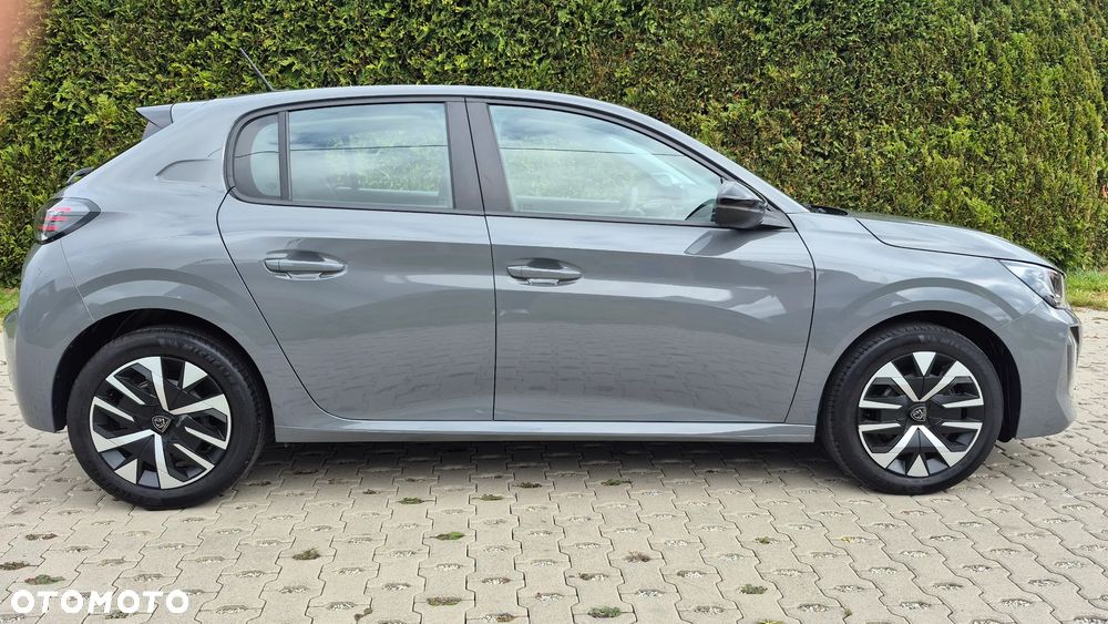 Peugeot 208 - 18
