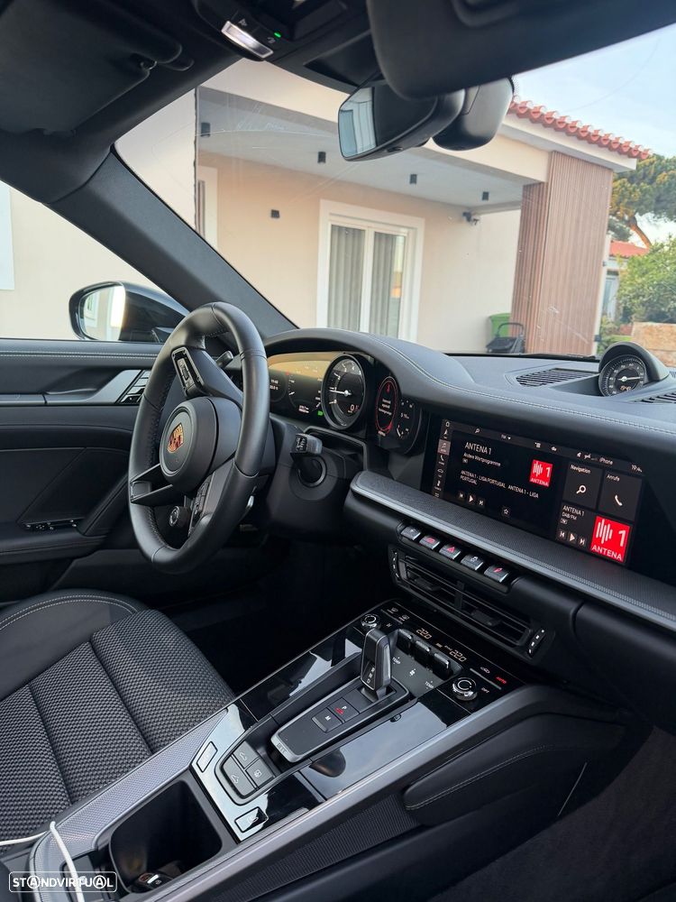 Porsche 911 (992) - 8