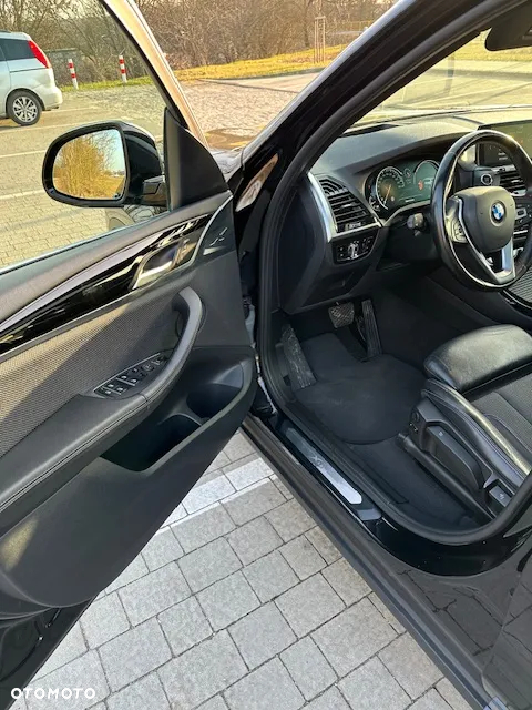 BMW X3 sDrive18d - 13