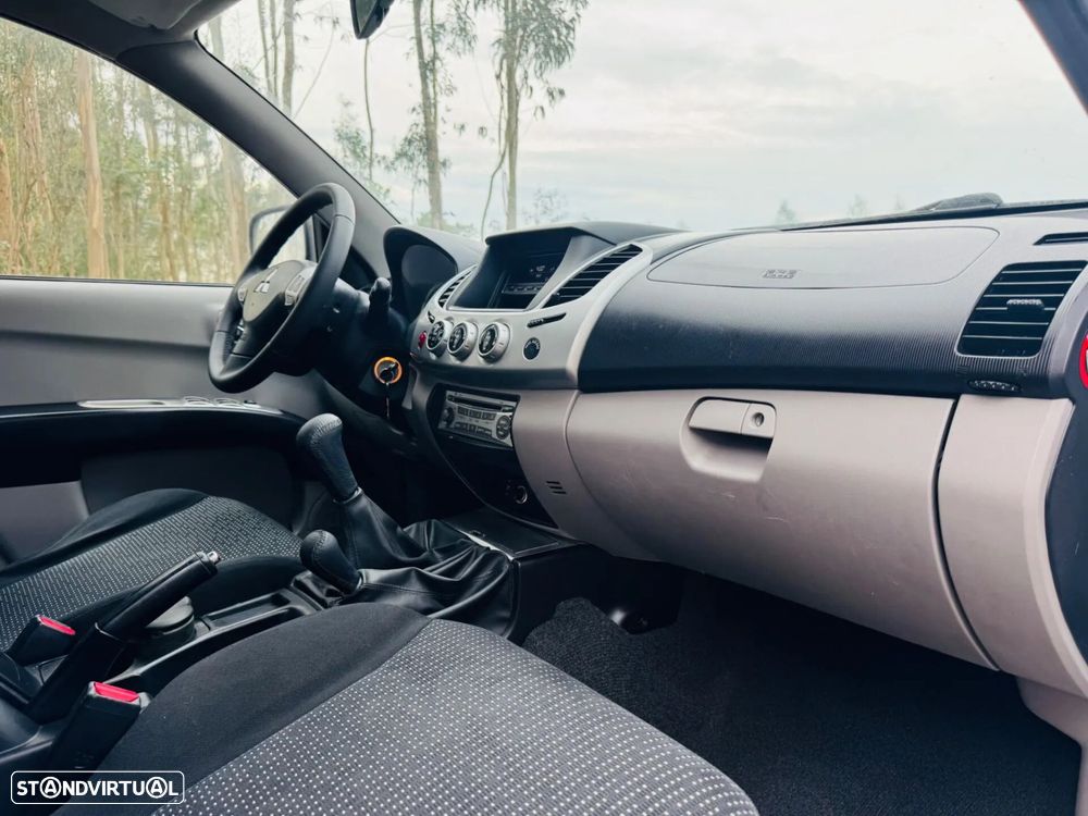 Mitsubishi L200 2.5 DI-D CD Invite AC CC 4WD - 34