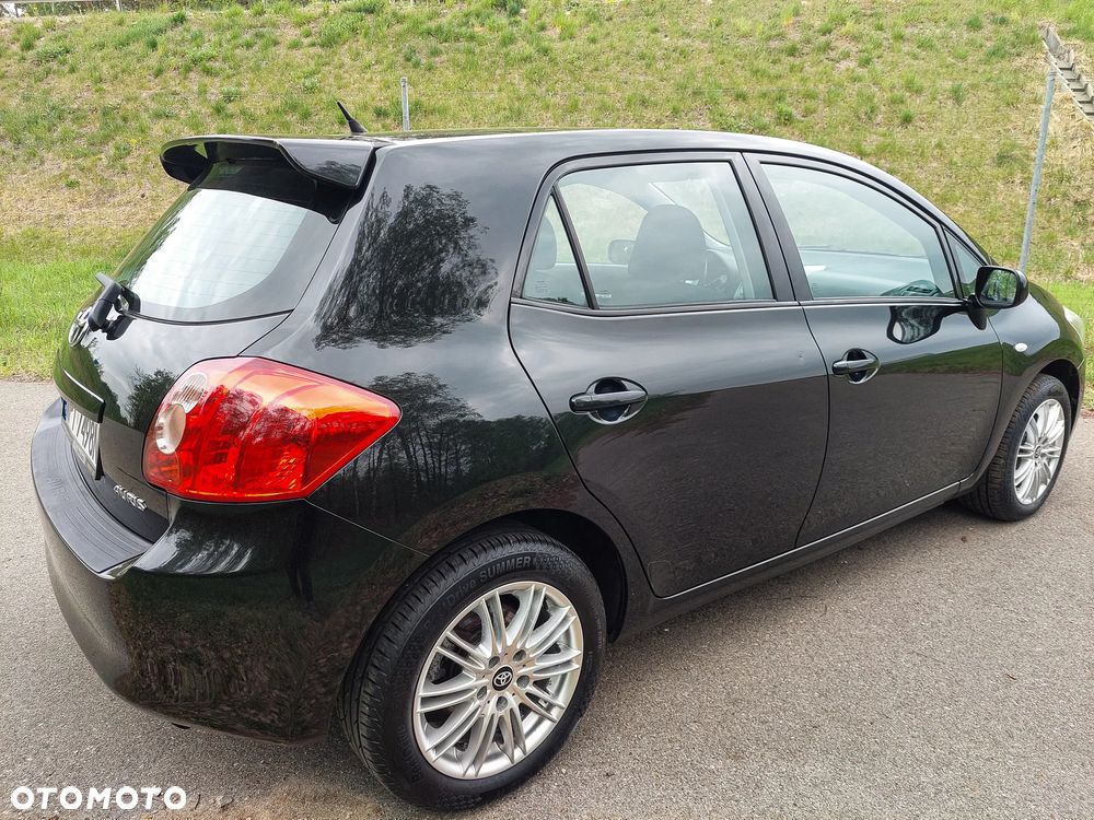 Toyota Auris - 12