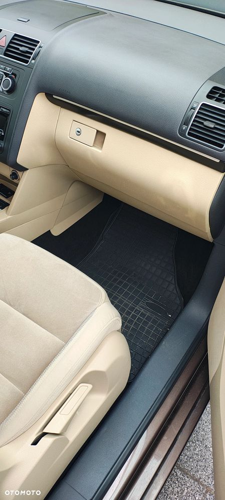 Volkswagen Touran 2.0 TDI DPF Comfortline DSG - 12