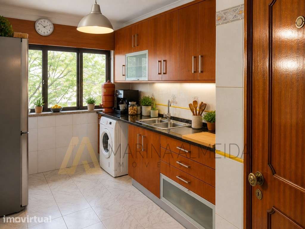 Apartamento t3, 1º andar com 99m2, 2 frentes, bastante luminoso com... - Grande imagem: 5/15