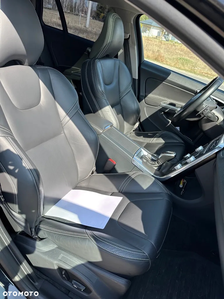 Volvo V60 D5 AWD Summum - 9