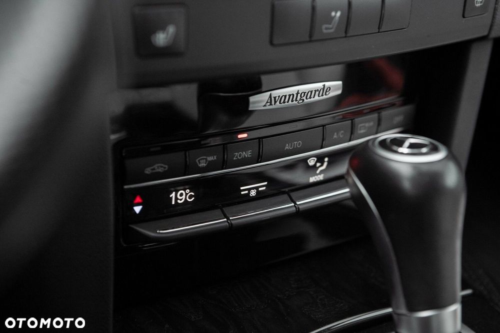 Mercedes-Benz Klasa E - 29