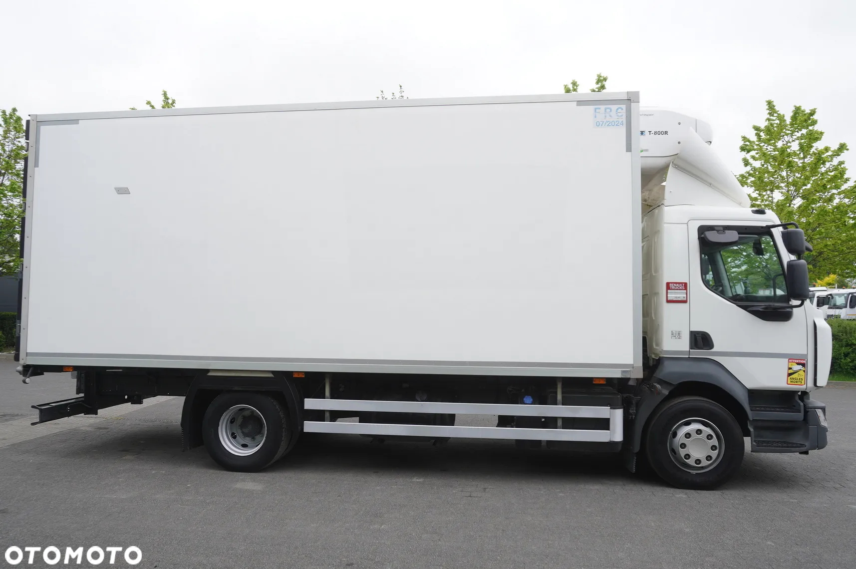Renault D13 / 140 tys. km!!! / Chłodnia hakowa / Thermoking T800R / 2 sztuki - 8