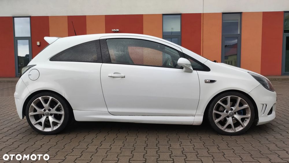 Opel Corsa 1.6 Turbo OPC - 3