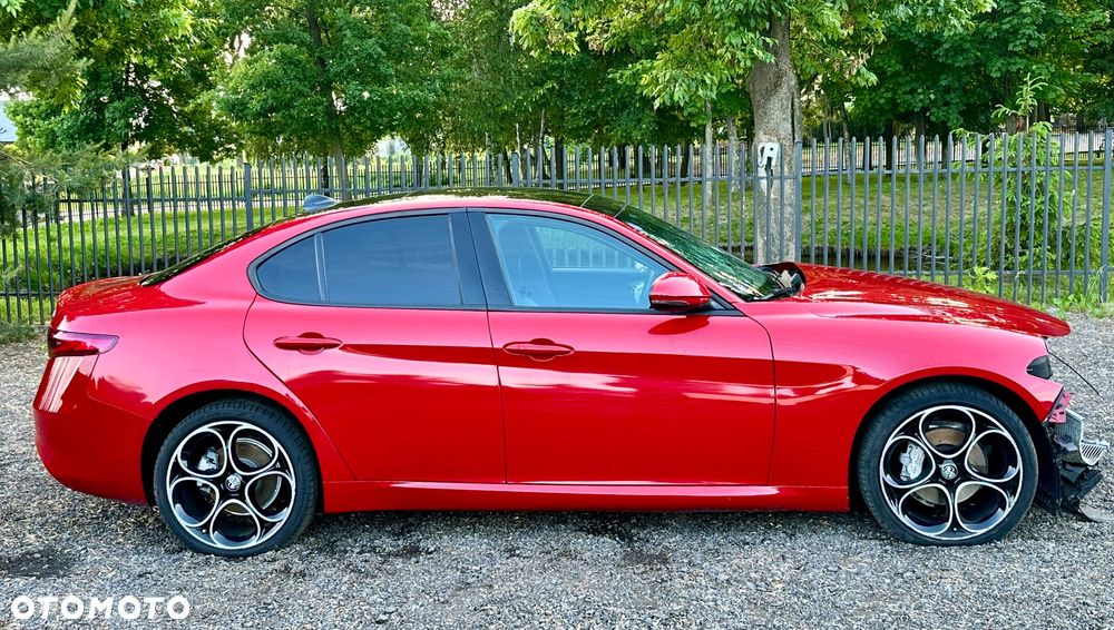 Alfa Romeo Giulia 2.0 Turbo - 11