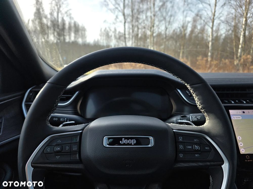 Jeep Grand Cherokee - 29
