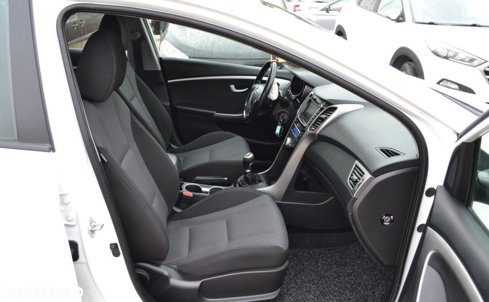 Hyundai i30 1.4 Premium - 32