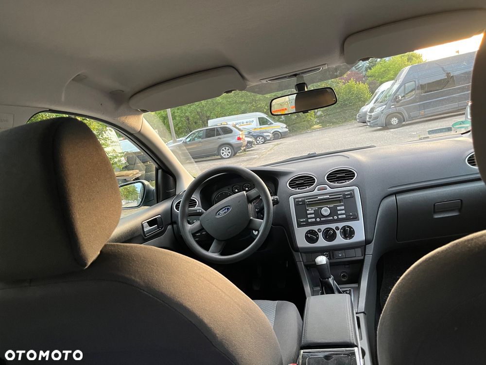Ford Focus 1.6 Trend - 18
