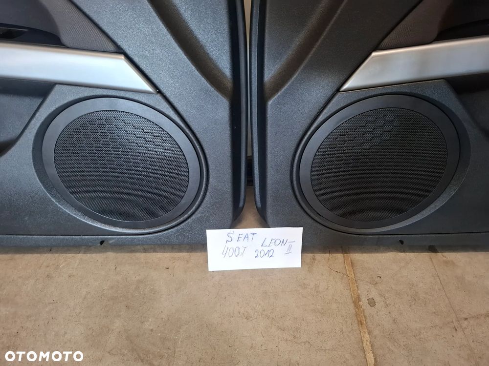 Boczek boczki Seat Leon II lift 2012 rok komplet - 4