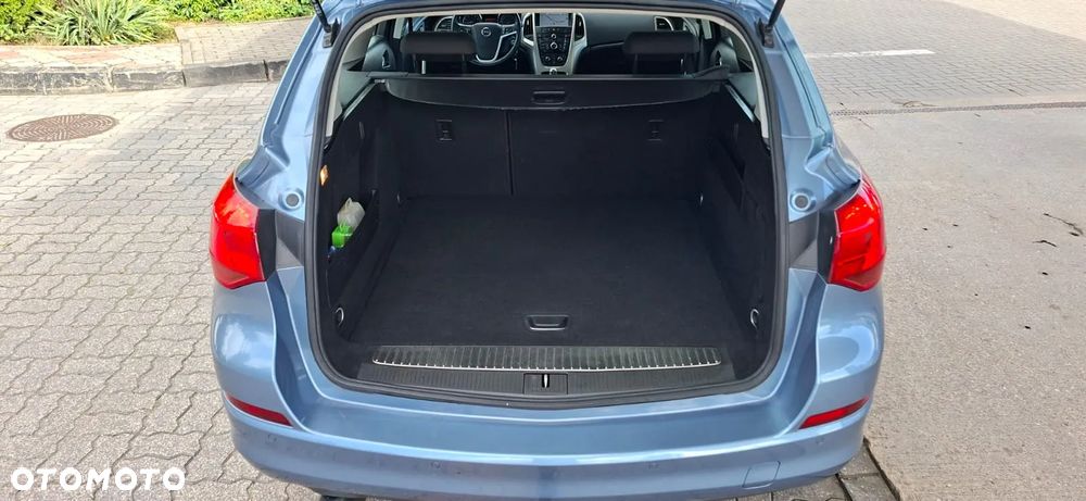Opel Astra 1.6 Turbo Cosmo - 28