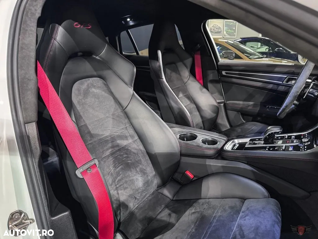 Porsche Panamera GTS - 12