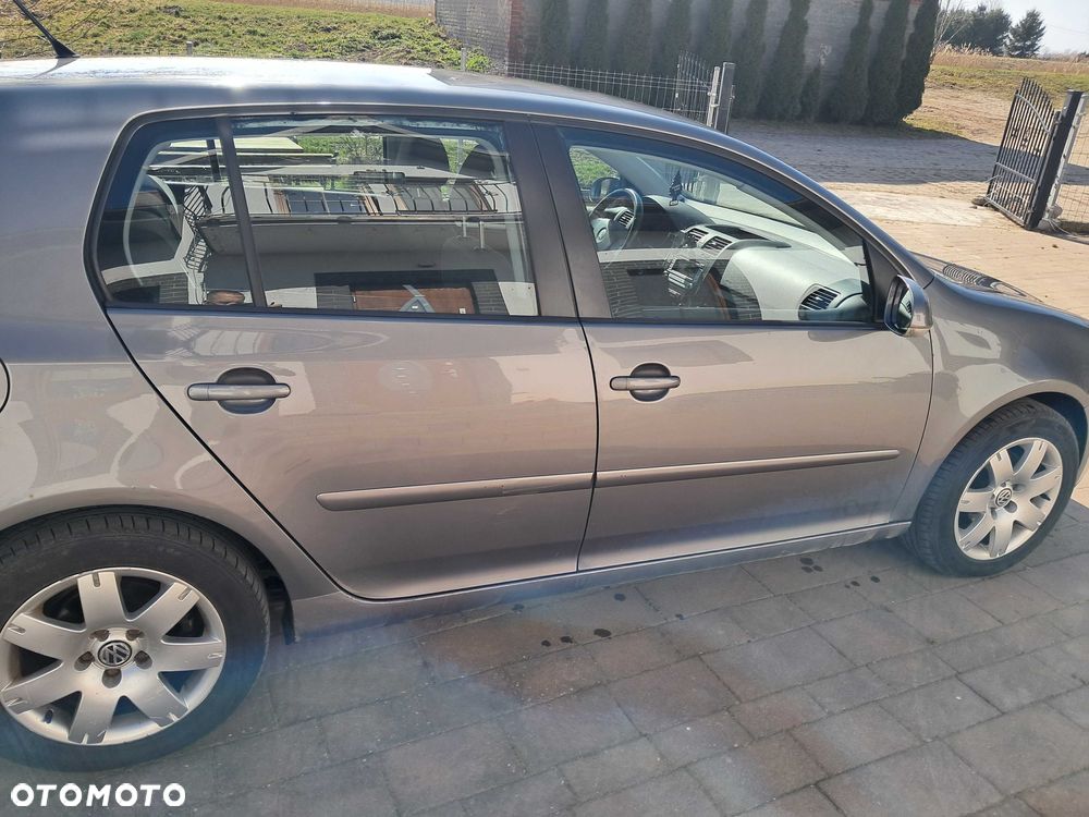 Volkswagen Golf - 2