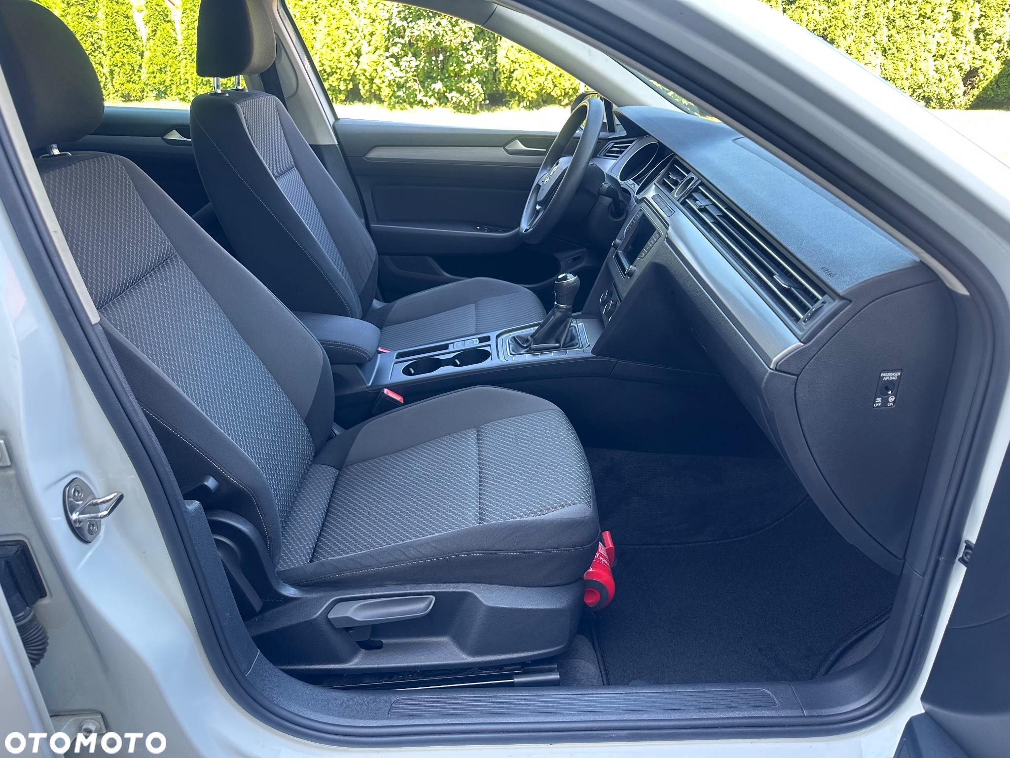 Volkswagen Passat Variant 1.6 TDI SCR BlueMotion Trendline - 10