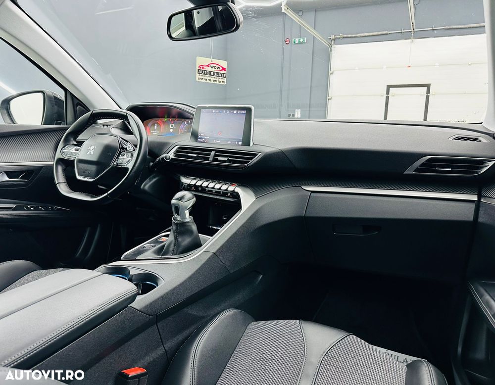 Peugeot 3008 PureTech 130 Stop & Start GPF Allure - 22