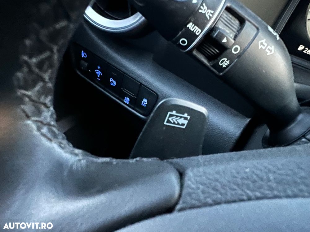 Hyundai KONA Select - 26