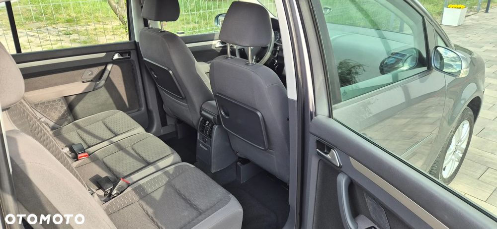 Volkswagen Touran - 13