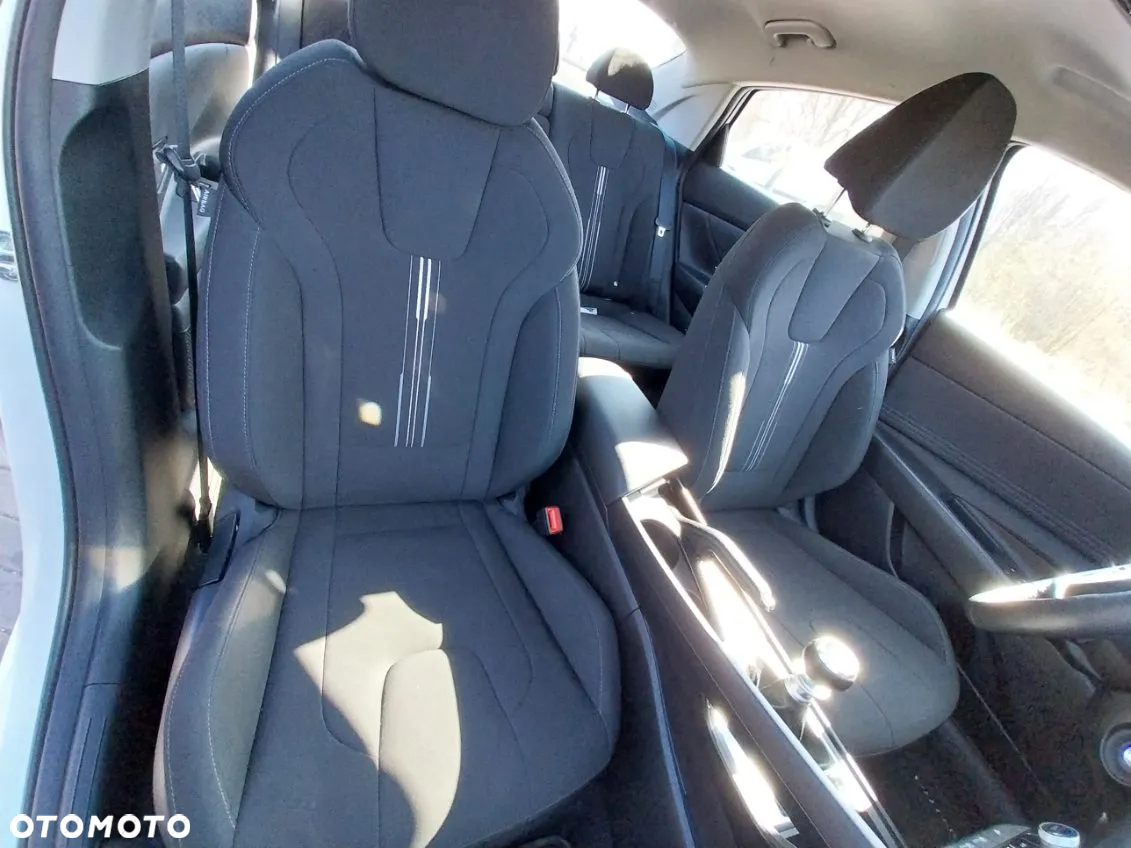Hyundai Elantra 1.6 Smart - 9