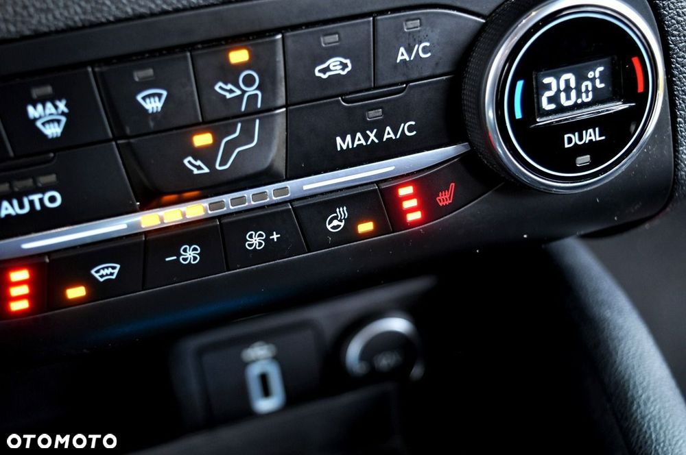 Ford Focus 1.5 EcoBlue Start-Stopp-System ST-LINE DESIGN - 30