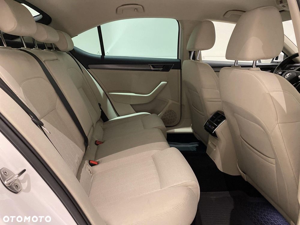 Skoda Superb 2.0 TDI SCR 4x4 Style DSG - 16