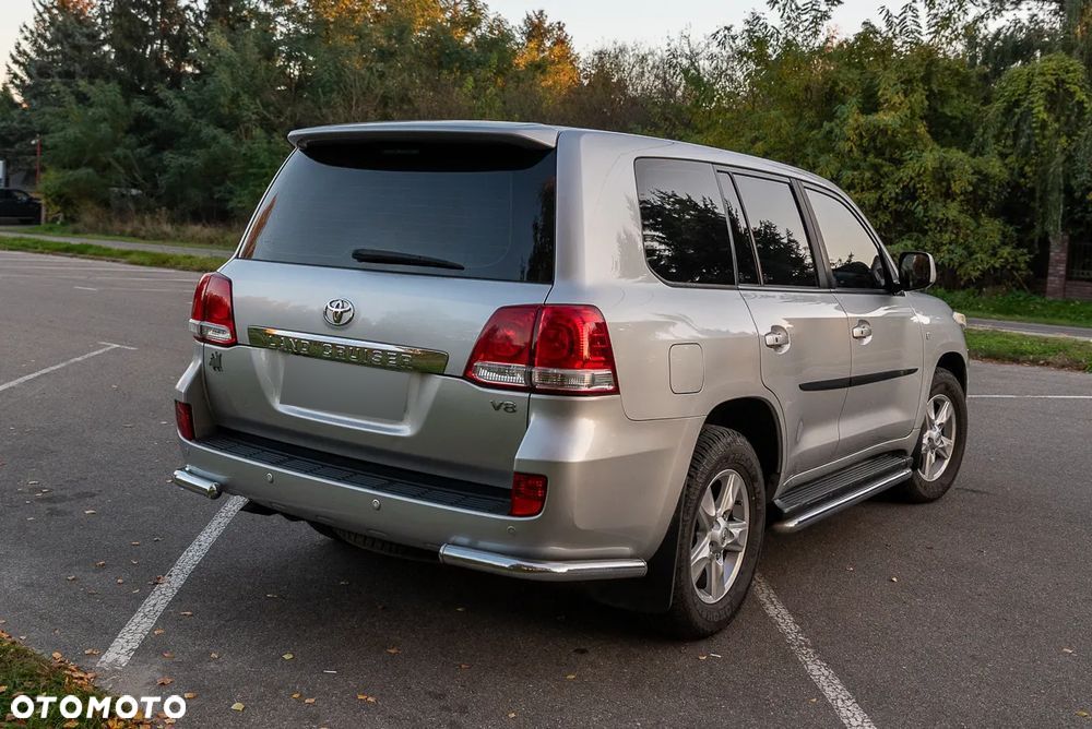 Toyota Land Cruiser - 5