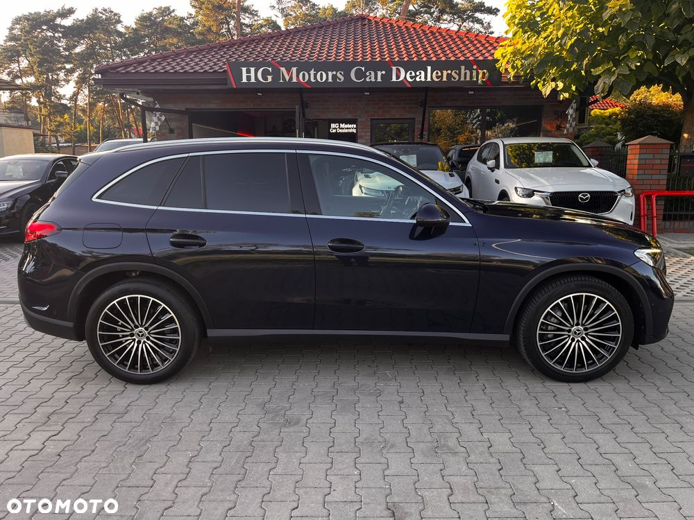 Mercedes-Benz GLC 300 4Matic 9G-TRONIC AMG Line Advanced - 16
