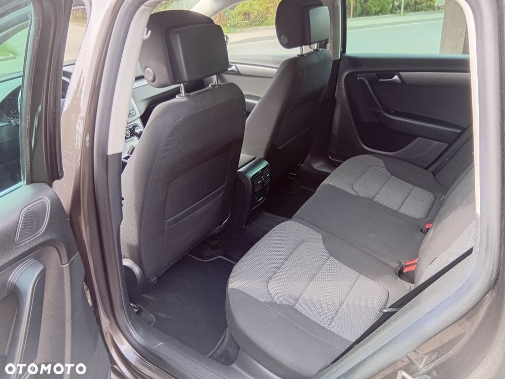 Volkswagen Passat - 7